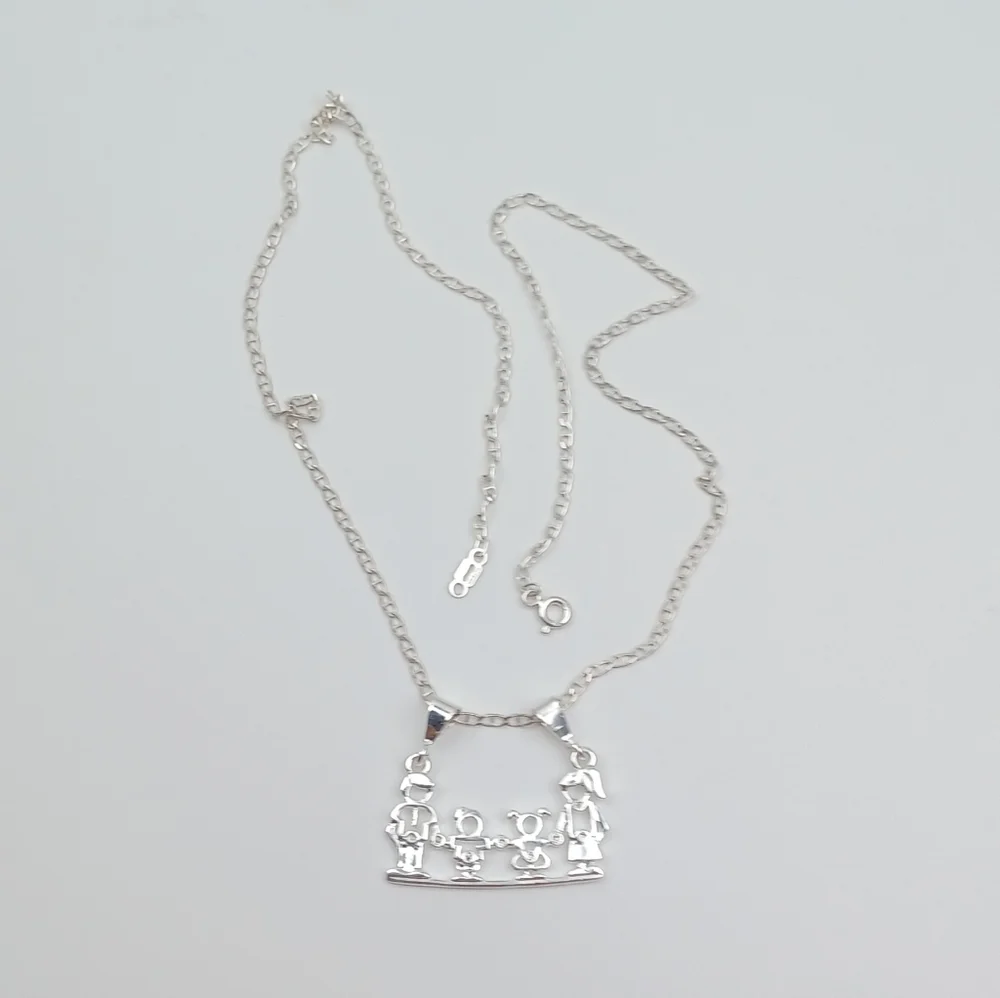 925 sterling silver Family pendant necklace mom dad a boy and a girls